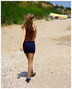 girl pees pantyhose at the beach peeing herself 05