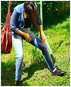 leaking into jeans while on the swing girl pisses herself 05