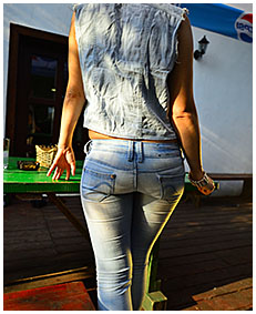 girl wets her jeans pissed drunk wetting jeans accident 01