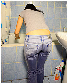 tight jeans piss in bathroom antonia 01