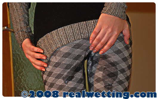 urinating-in-her-tweed-tights-pissing-herself-bursting-bladders-real-wetting-pictures