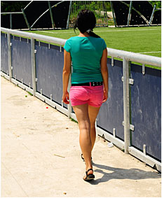 antonia wetting 00000004 shorts in public