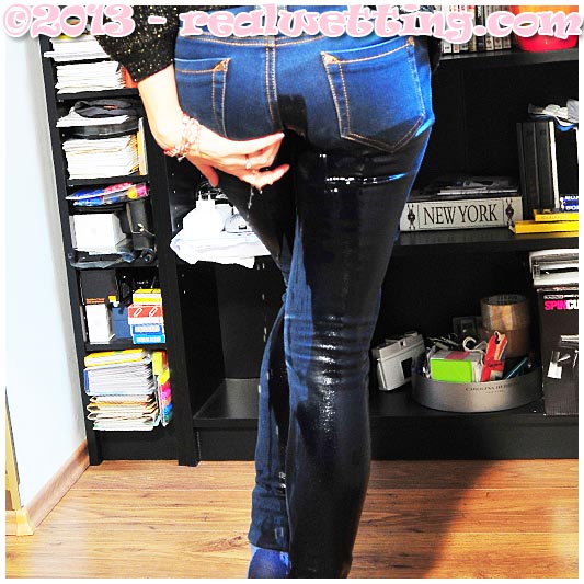 Desperate girl antonia pisses her tight jeans urinating on herself peeing her pants