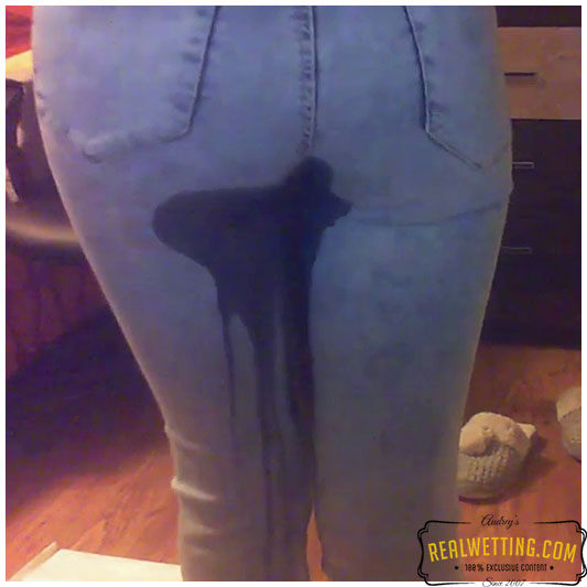 I pissed my tight jeans on Skype meeting