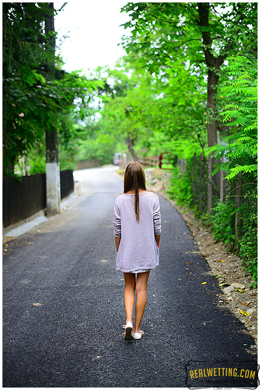 Beatrice takes a piss on the side of the road