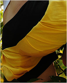 dee climbing down a tree pees her yellow shorts4