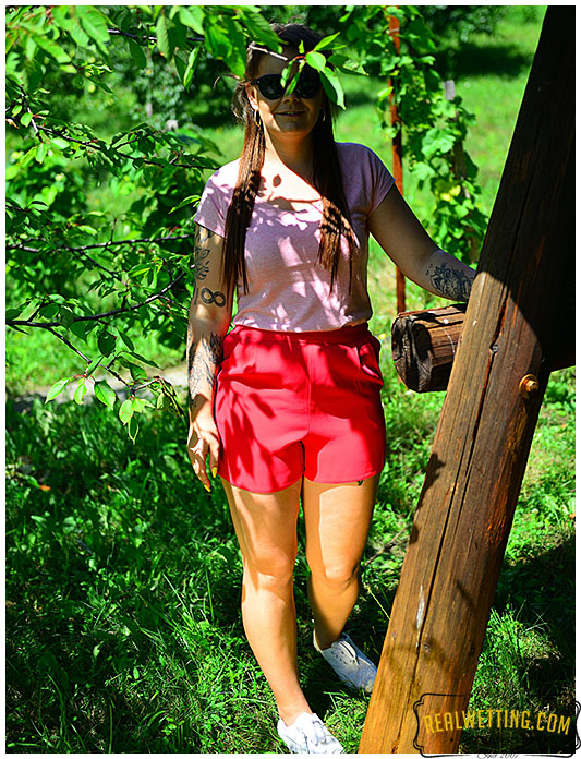 Lola strong gush in shorts on the swing