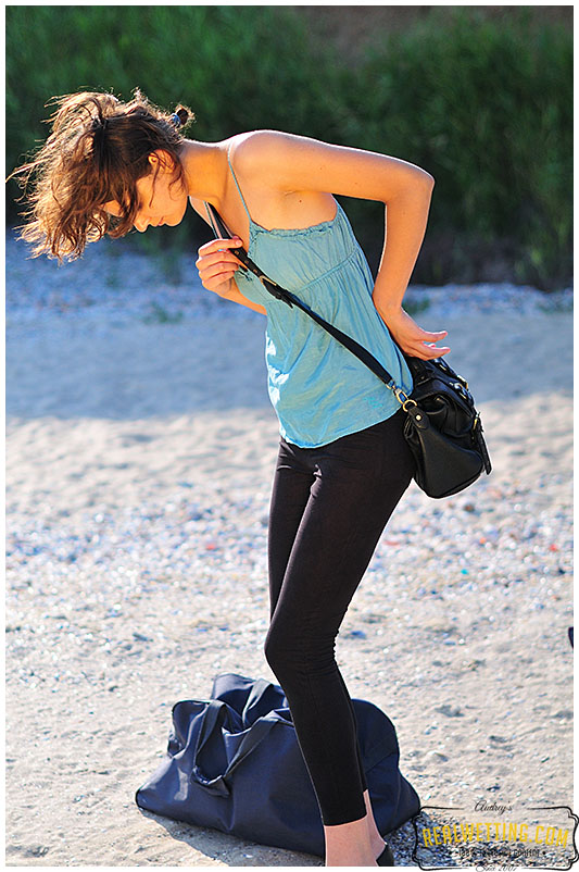 Black leggings busy on the beach