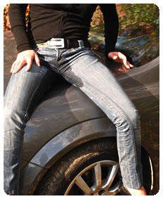 pissing jeans on the hood of her car