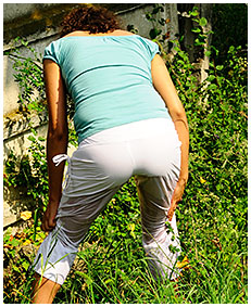 she wets her white pants desperate accident stalker running scared 01