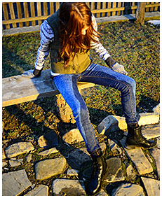 teen wets her jeans outside cold weather 04