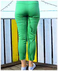 she pissed those green pants hard 3