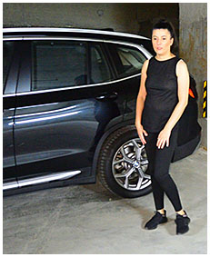 debbie pissed her tights in underground parking 3