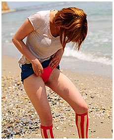alice red panty wetting 02