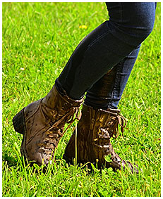 teen pissed her jeans cannot hold in piss 5