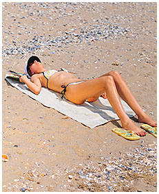 natalie wets her swimsuit on the beach then lies down all pissed to dry in the sun 03