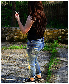 female desperation in torn jeans 05