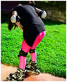 purple tights piss rollerblading girl wets her tights accident wetting 05