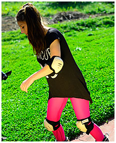 purple tights piss rollerblading girl wets her tights accident wetting 00