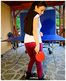 dee plays ping pong with wet pants she has pissed herself 02