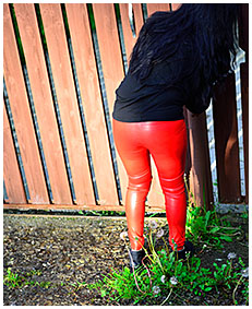 red leather pissed herself 04