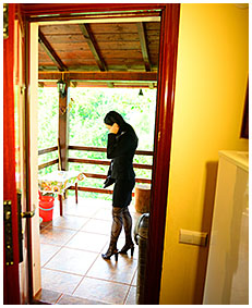 lady pisses her pantyhose up a staircase 00