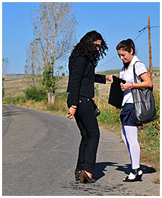 Dee and Sara have a wetting pants road show