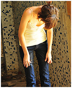natalie wets her jeans in an abandoned building 01