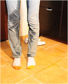 paula pisses herself wetting her jeans desperate to pee 24