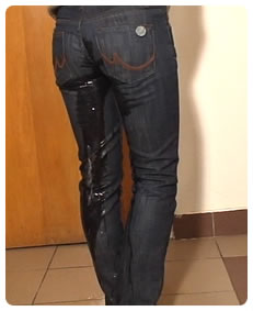wetting jeans shitting in pantyhose desperation piss pee full bladder girl shitting herself