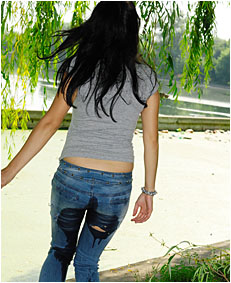 pissing jeans  00000038 wetting herself