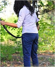 On a swing Sara wets her pants on purpose