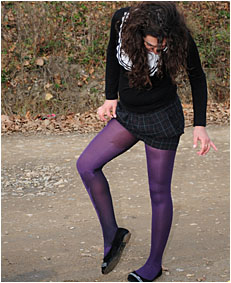 sara pisses her purple pantyhose desperate driving 05