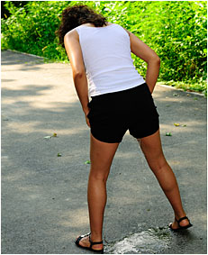 sara wetting in 00000021 in park