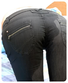 natalie wets her jeans drunk piss gushing out through her jeans