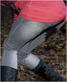 wetting jeans while walking in the park pissing her jeans 0048